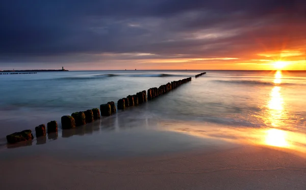 Mer Baltique au beau lever du soleil — Photo