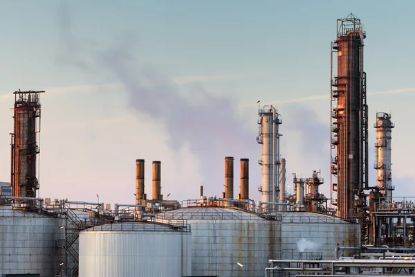 Réservoir de stockage d'huile dans l'usine Petrechemical — Photo