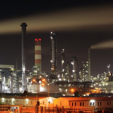 gecede Petrokimya tesisi