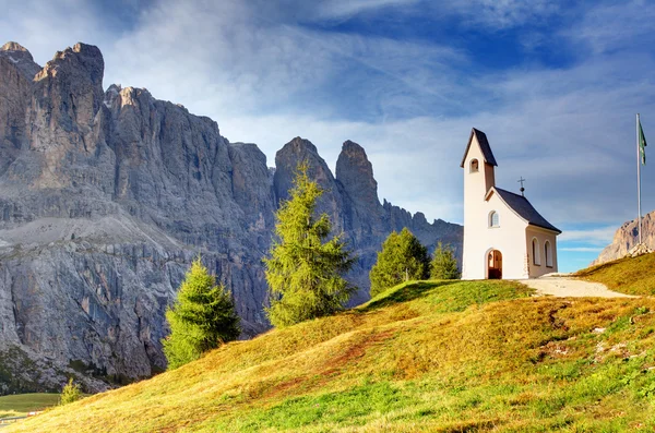 Paisaje de montaña de verano en los Alpes —  Fotos de Stock