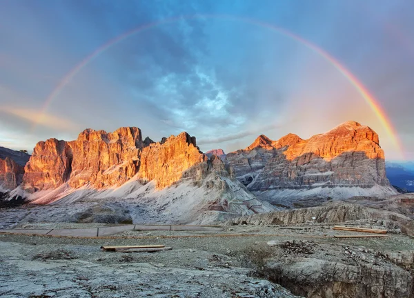 Hegyi naplemente panoráma táj - Olaszország Alpok - Dolomitok — Stock Fotó