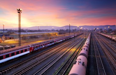 Kargo yük treni demiryolu İstasyonu