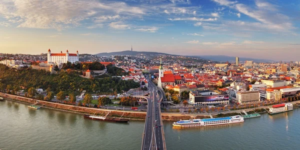 Bratislava panorama - Eslovaquia — Foto de Stock