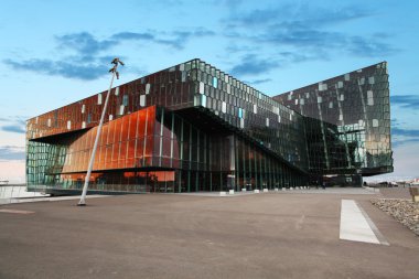 Reykjavik, İzlanda - Haziran 9: harpa konser hal twilight sahne