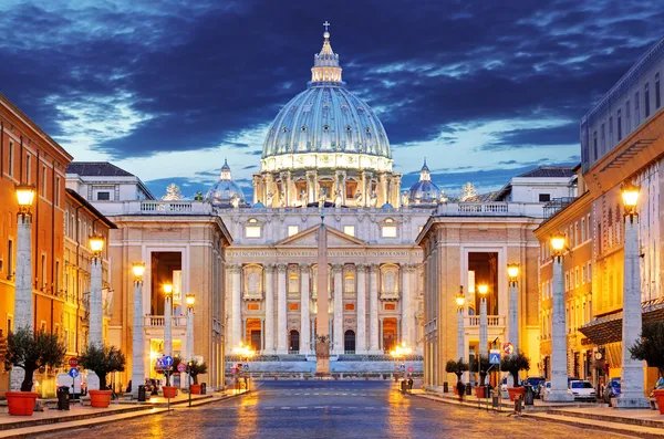 A Basílica Papal de São Pedro no Vaticano — Fotografia de Stock