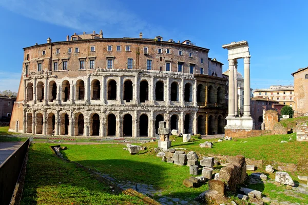 Teatro di marcello. divadla marcellus. Řím. Itálie — Stock fotografie