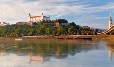 İyi akşamlar, Slovakya, Bratislava castle
