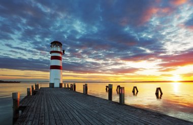 gün batımında Gölü neusiedl deniz feneri