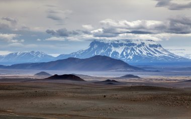 İzlanda yanardağ herdubreid