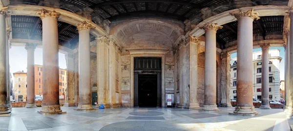 Pantheon - panorama sütunlarla giriş yanında — Stok fotoğraf