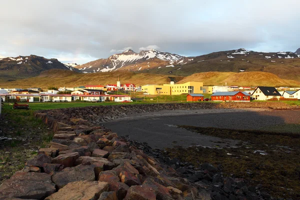 アイスランド - grundarfjordur - snaefellsnes の村 — ストック写真