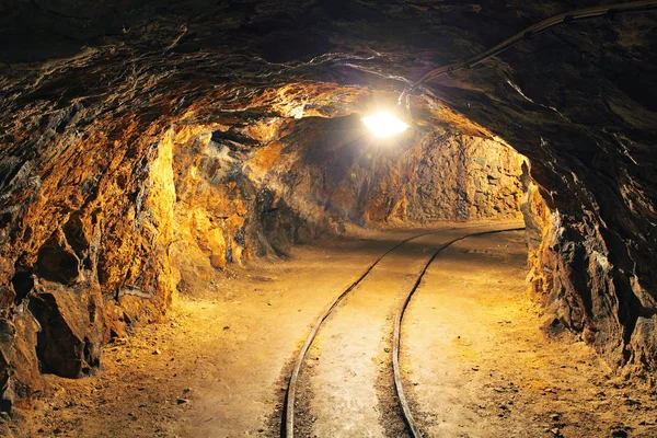 Tunnel minerario sotterraneo, industria mineraria — Foto Stock