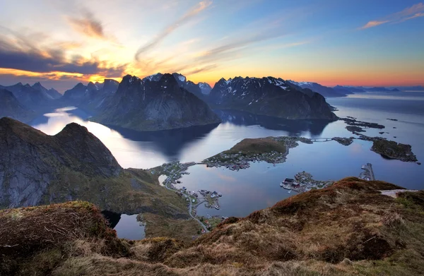 Paesaggio - Village Reine al tramonto, Norvegia — Foto Stock