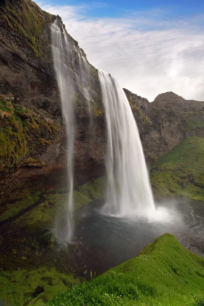 Seljalandsfoss。冰岛南部的美丽瀑布. — 图库照片