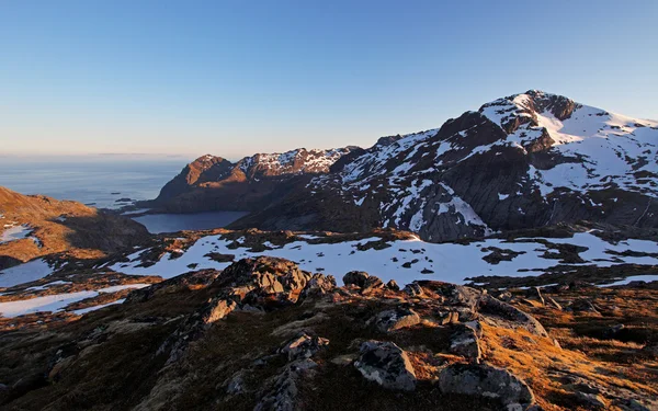 Zachód słońca panoramę gór w jesieni w Norwegii — Zdjęcie stockowe