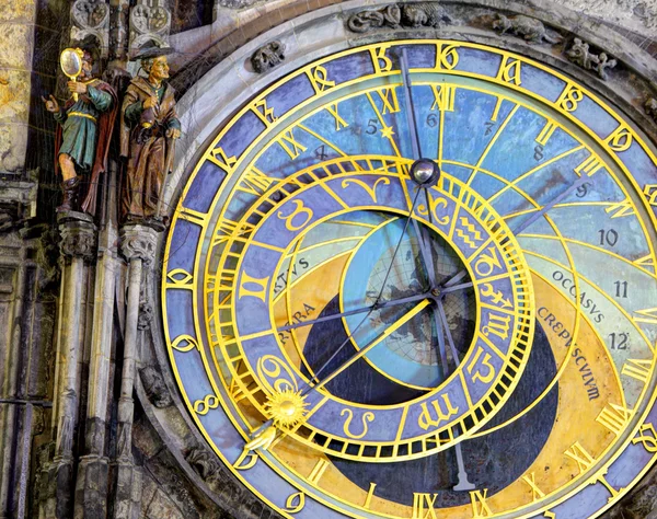 Pražský orloj (orlojem) v staré město pražské — Stock fotografie
