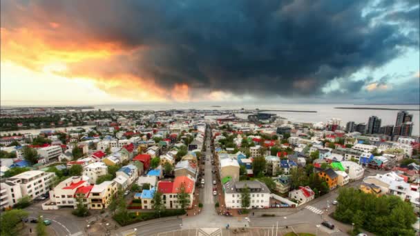 Reykjavik cityspace, tid förfaller vid solnedgången — Stockvideo