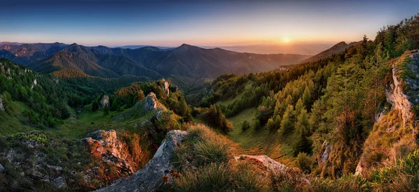 Paisagem Montanhosa Com Floresta Situada Cordilheira Velka Fatra Região Turiec — Fotografia de Stock