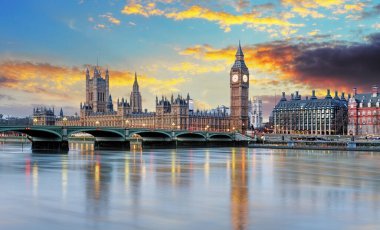 İngiltere 'de gün batımında Londra