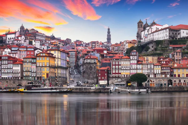 Porto Portekiz Eski Şehir Manzarası Douro Nehri Üzerinde — Stok fotoğraf