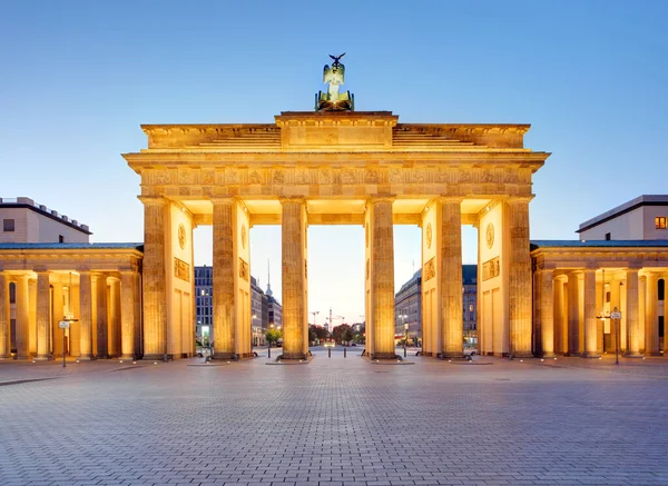 Upplysta Brandenburger Tor Berlin Symbol För Tyskland — Stockfoto