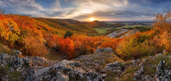 Natura Jesienią Góry Krajobrazem Leśnym — Zdjęcie stockowe