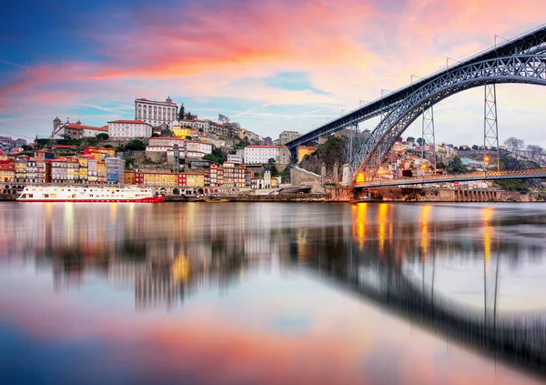 Günbatımında Porto Şehri Portekiz — Stok fotoğraf