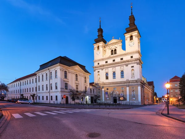Trnava Sankt Johannes Döparen Katedralen Skymningen Slovakien — Stockfoto