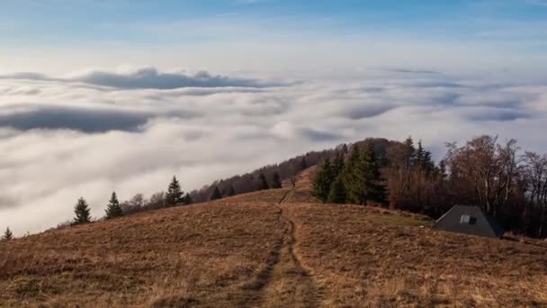 在斯洛伐克法特拉美丽的野外 时间从云彩中消逝 — 图库视频影像