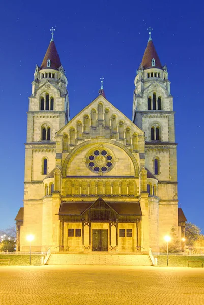 Francis Assisi Templom Bécs Ausztria Éjszakai — Stock Fotó