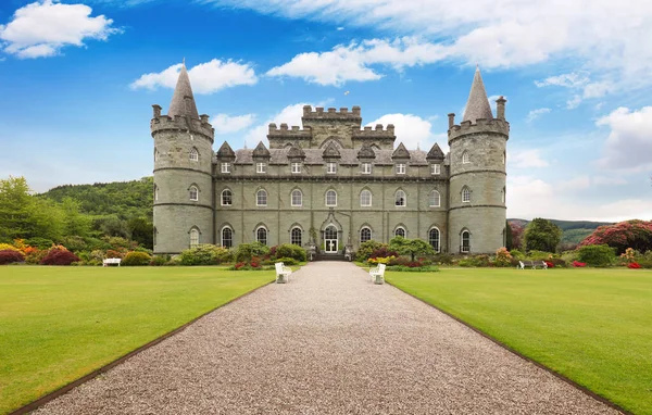 Schloss Und Garten Inveraray Mit Blauem Himmel Inveraray Schottland — Stockfoto