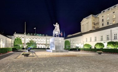 Warsaw, Polonya - 26 Ağustos 2016: Varşova'daki Cumhurbaşkanlığı Sarayı'nın görünümünü.