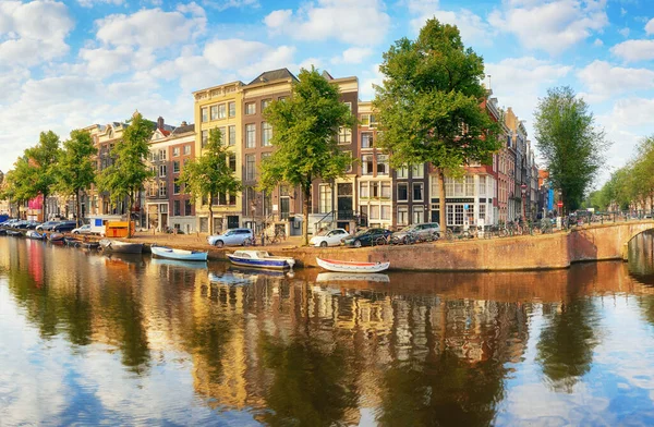 Casas Antiguas Holandesas Tradicionales Los Canales Amsterdam Países Bajos — Foto de Stock