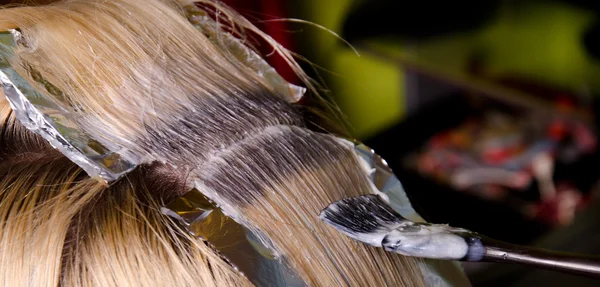 Hair coloring — Stock Photo, Image