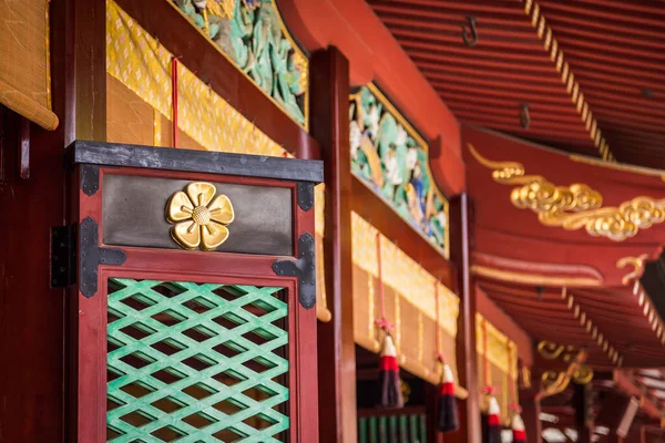 Japonya, Kyushu, Fuguoka 'daki Dazaifu Tenmangu tapınağının pencereleri