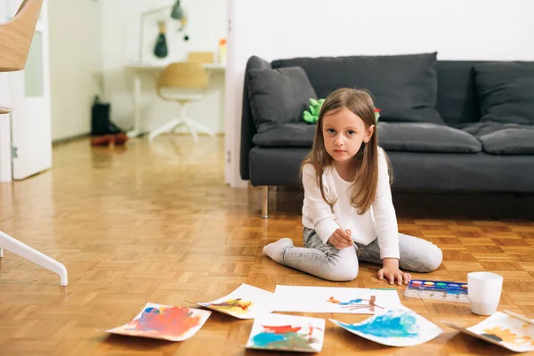 Little Girl Painting Water Colors Home — Stock Photo, Image