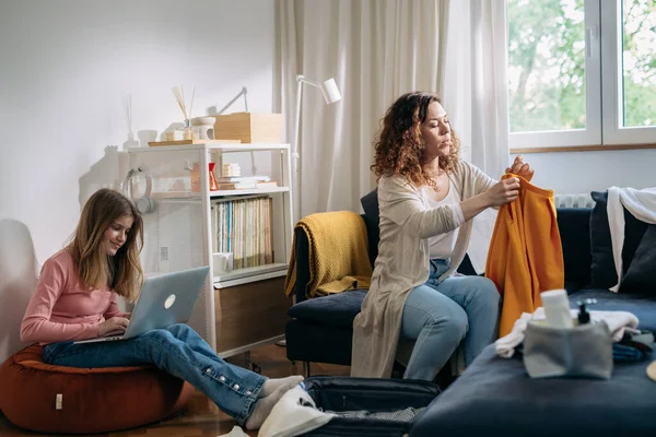 Mother Her Daughter Packing Suitcases Summer Trip — Stockfoto