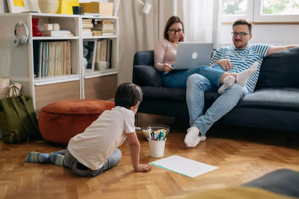 Family Spending Time Together Home — Stock Photo, Image