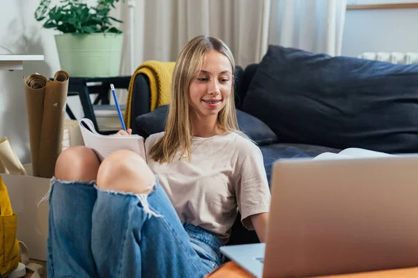 Schoolgirl Has Online Class Her Home Online Education Concept — Zdjęcie stockowe