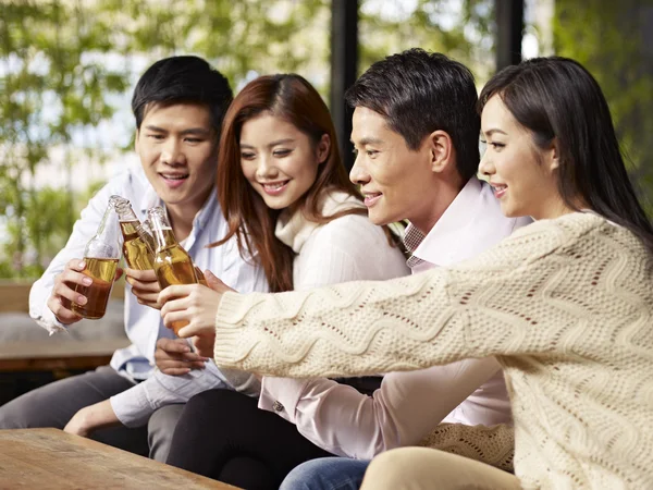 Friends having good time — Stock Photo, Image