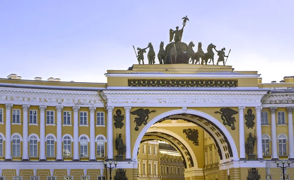 Plaza del Palacio en Sankt Petersburg — Foto de Stock