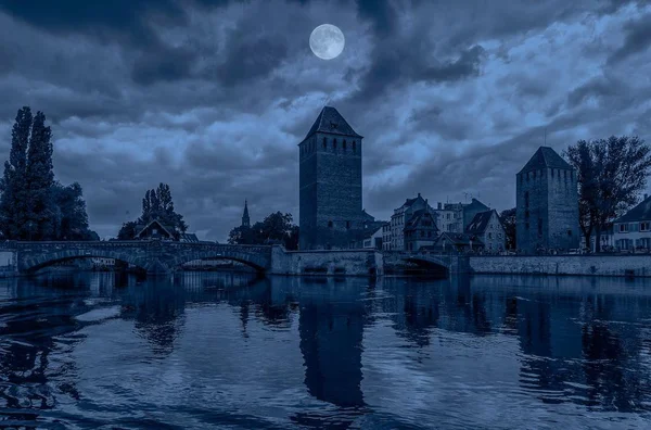 #Nacht # Mond # Burg — Stockfoto