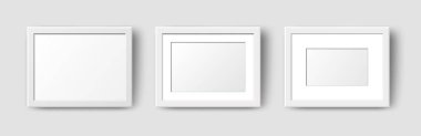 Gerçekçi Yatay Dikdörtgen Boş Duvar Fotoğraf Çerçevesi seti. Gri arkaplanda gölgesi olan vektör beyaz resim çerçeve modelleme şablonu. Poster, afiş, fotoğraf galerisi, resim, sunum için maket.