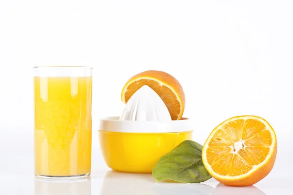 Taze sıkılmış portakal suyu.