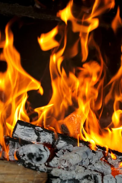 Vuur in de haard — Stockfoto