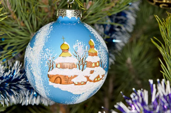 Tema de Navidad en un árbol —  Fotos de Stock