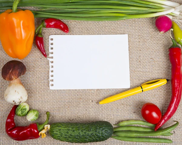 Marco multicolor de verduras para recetas favoritas —  Fotos de Stock