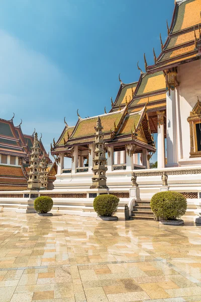 Wat suthat, Koninklijke tempel op de gigantische schommel in bangkok in thailand. — Stockfoto