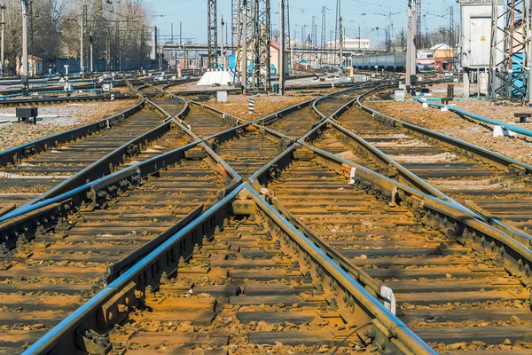 Ukraynalı tren. Kharkiv yolcu tren istasyonu, Ukrayna geçiş