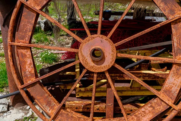 Close Rusty Wheel Cable Car Mountains North Caucasus — 스톡 사진